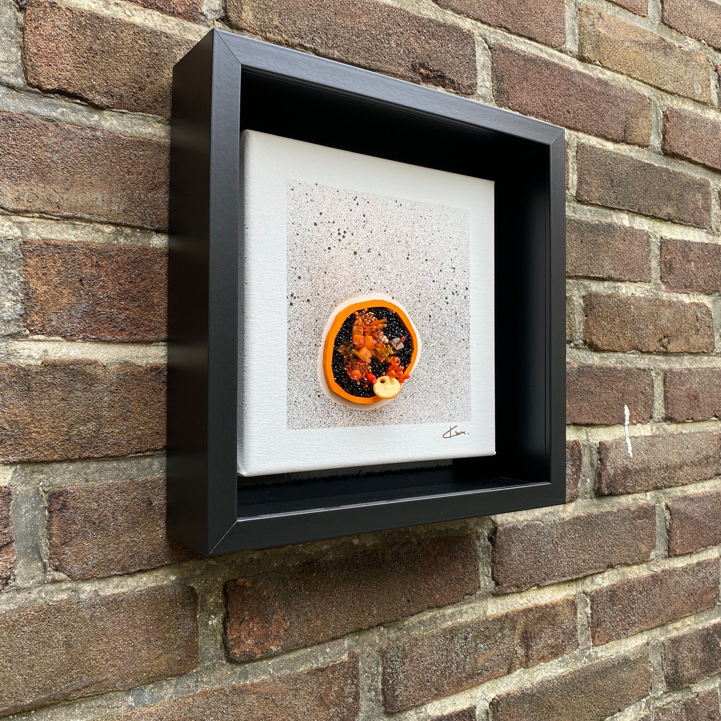 DOT [01] | 27 X 27 CM