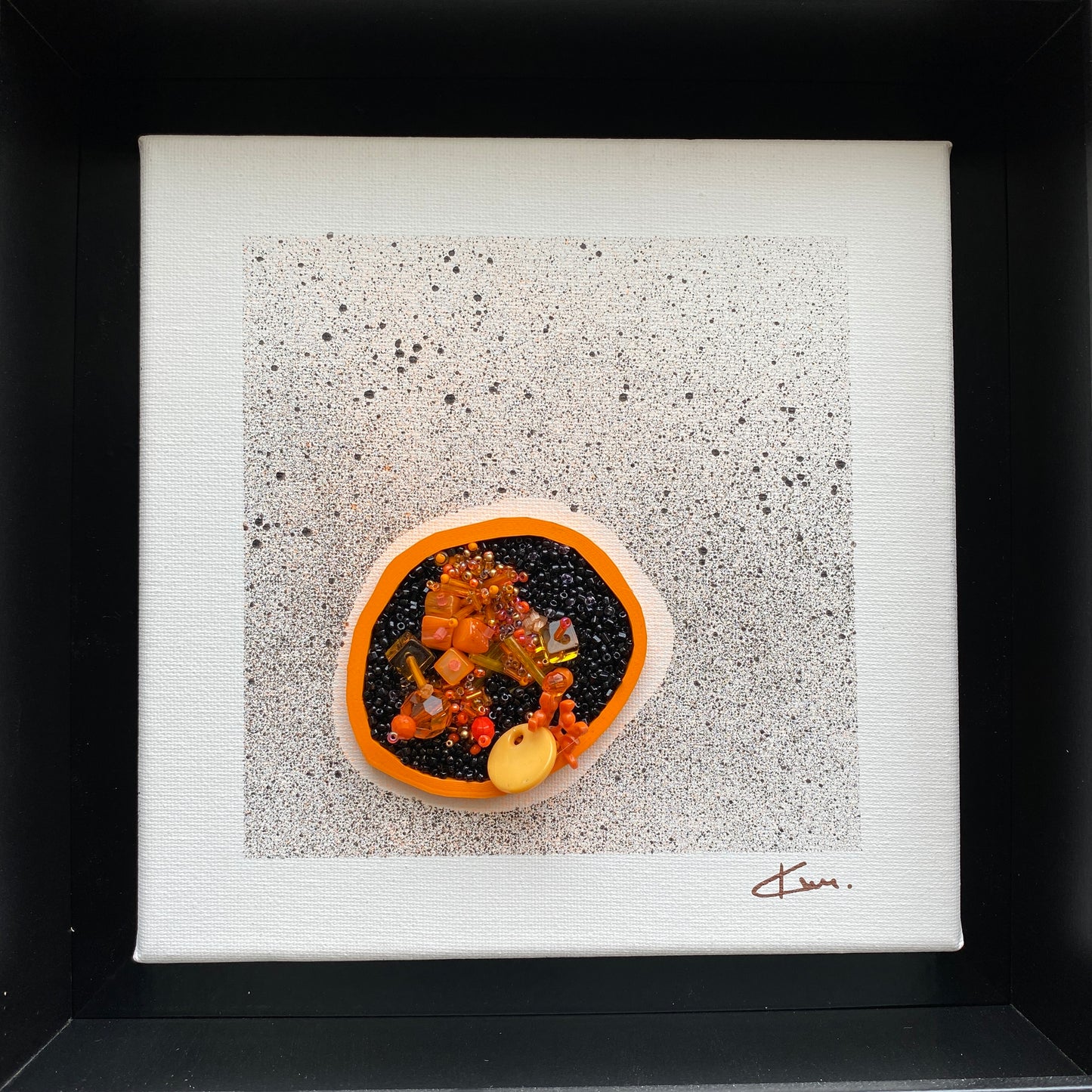 DOT [01] | 27 X 27 CM