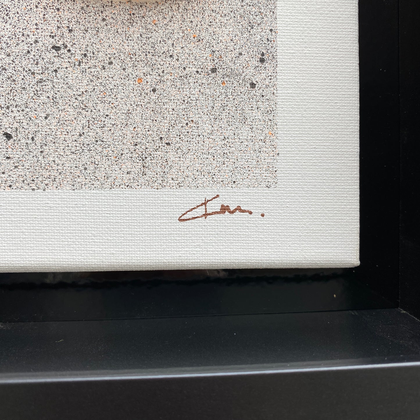 DOT [02] | 27 X 27 CM