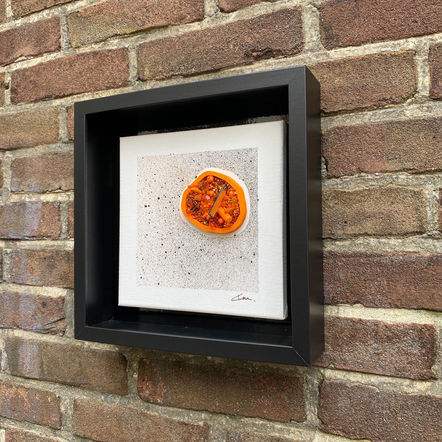 DOT [02] | 27 X 27 CM