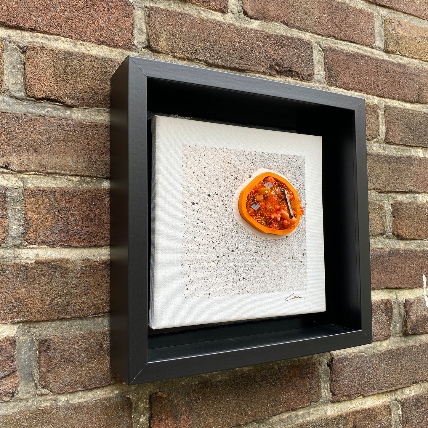 DOT [02] | 27 X 27 CM
