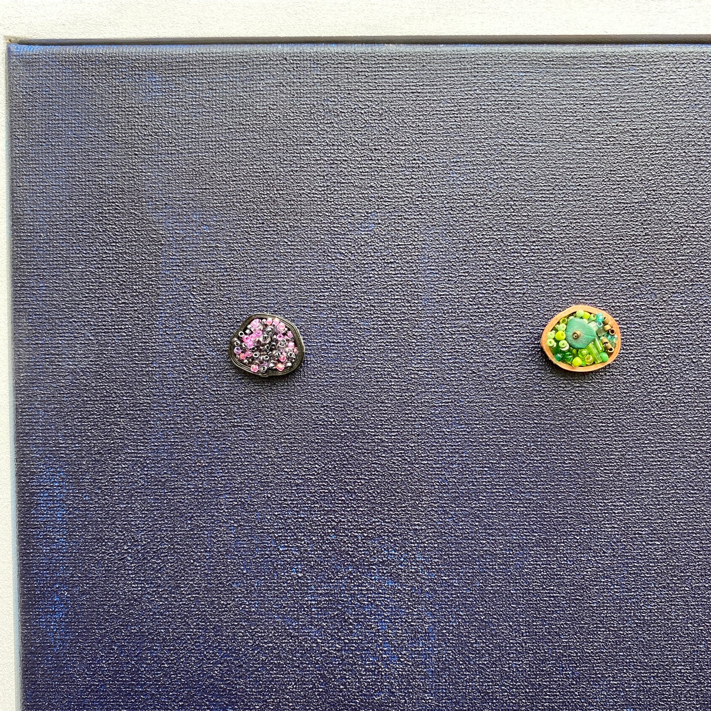 9 DOTS [06] | 32 X 42 CM